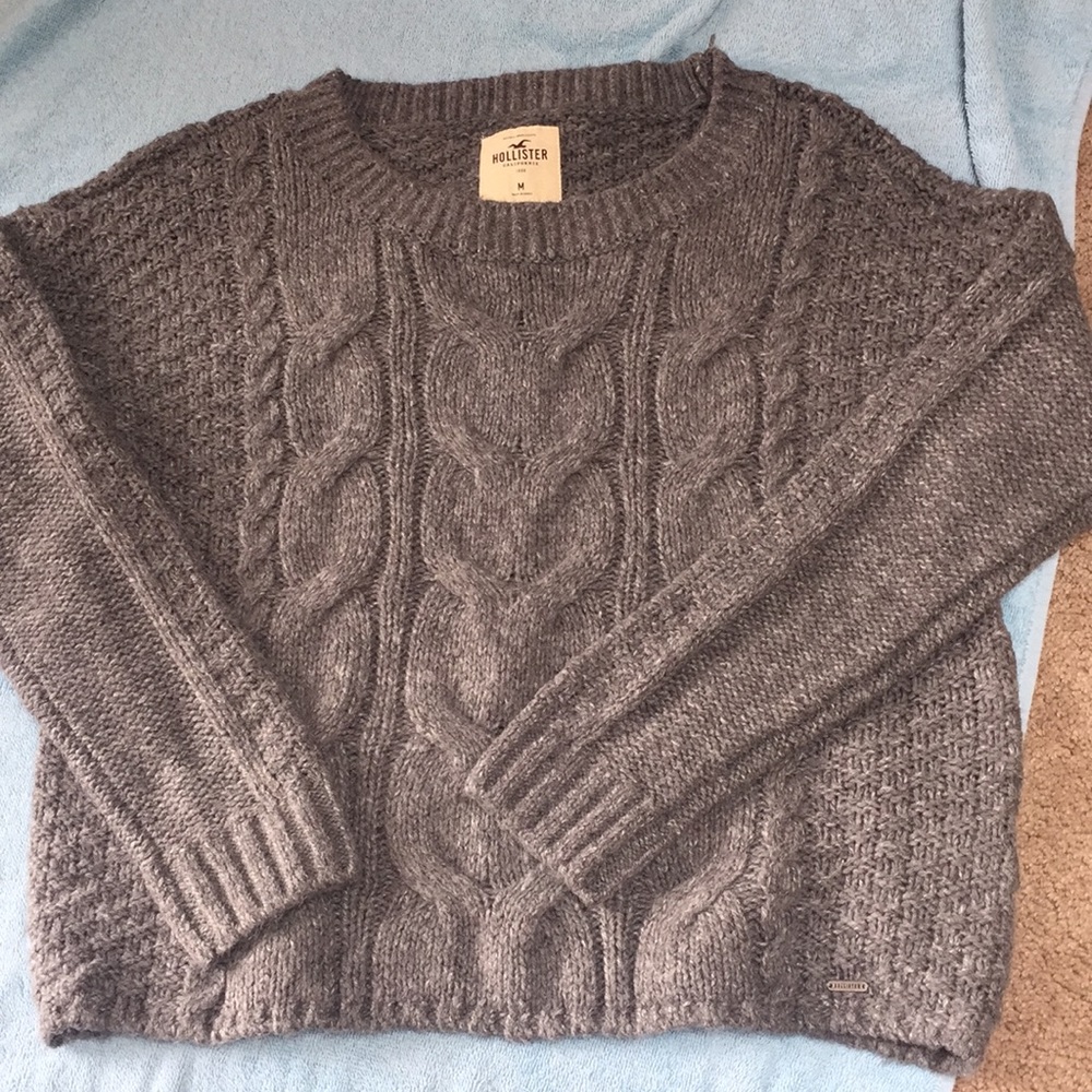 Hollister like new gray cable sweater